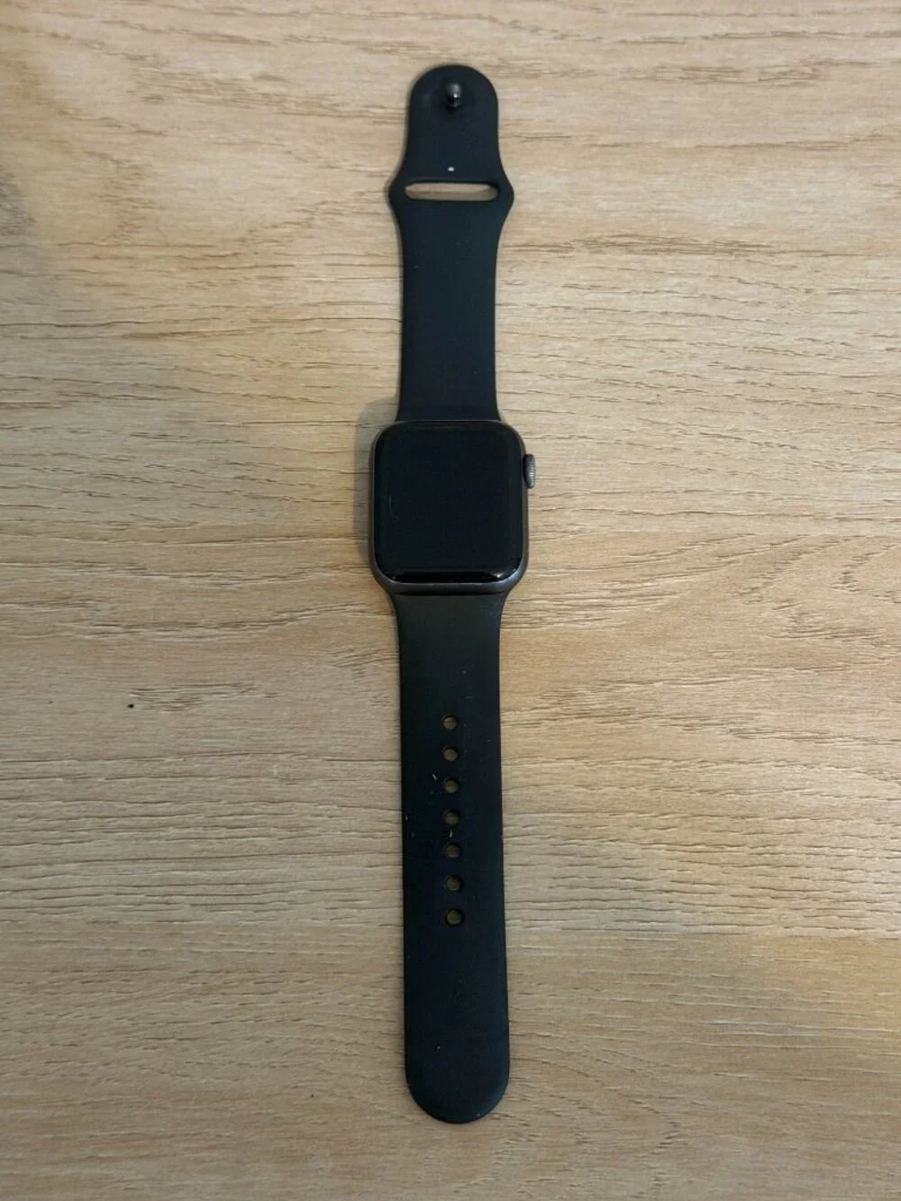 Apple Watch Series 4 40mm Aluminum Black Sport Band